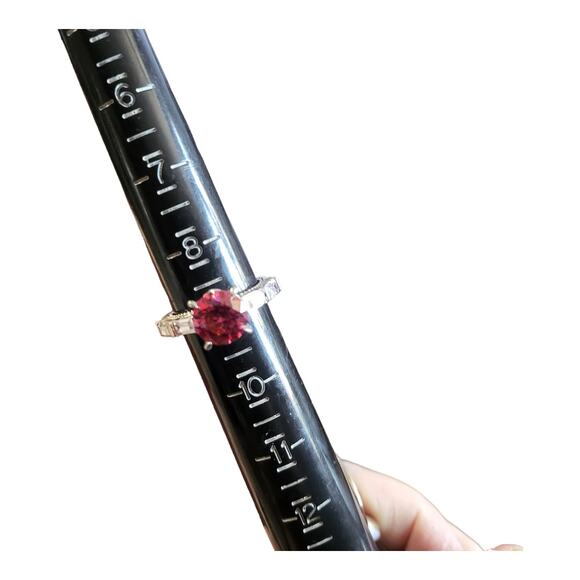 Swarovski® Red & White Cubic Zirconia Thermal Color Fusion Ring Sz 9 - Picture 15 of 15